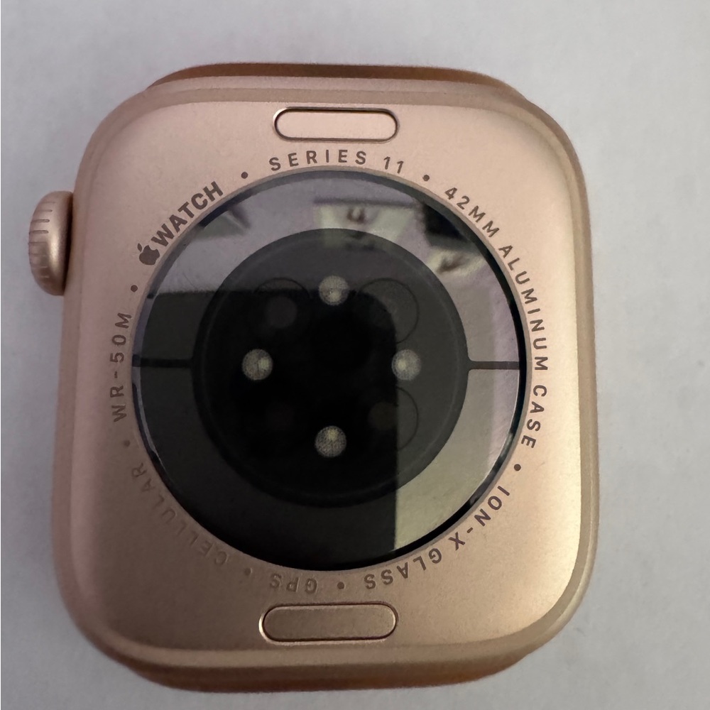 Apple Watch Series 11 – 42mm Rose Gold – Brand New! Cellular + GPS - Picture 5 of 7